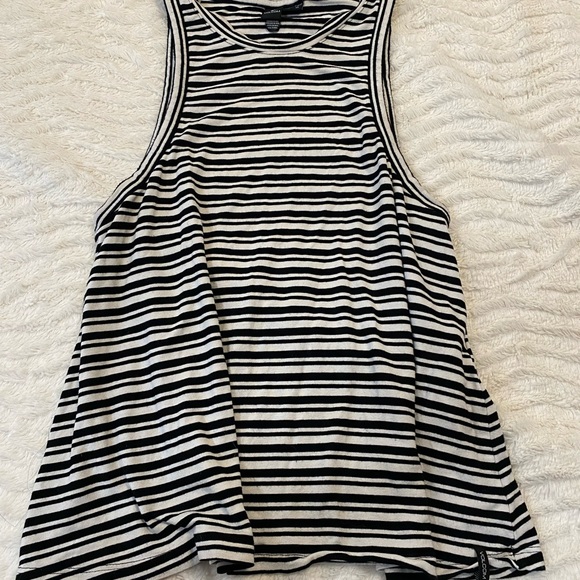 VOLCOM tank top. Size S. Black and White super soft - Picture 5 of 7